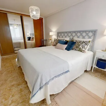 Atico A Pie De Playa Con Parking Apartment *