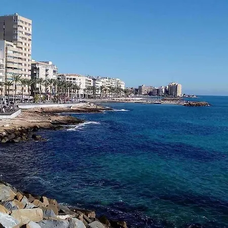 Atico A Pie De Playa Con Parking شقة