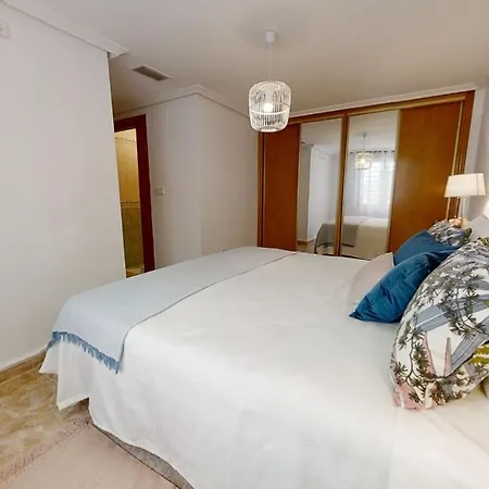 Atico A Pie De Playa Con Parking Torrevieja